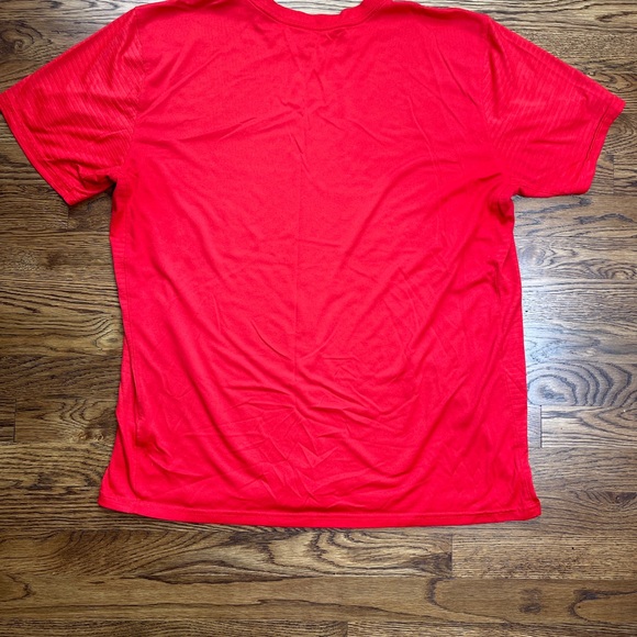 Nike Dri-Fit Red Logo T-Shirt - Picture 10 of 13